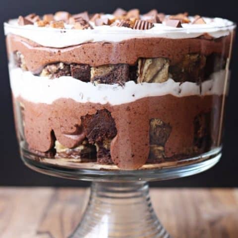 Peanut butter chocolate trifle - if you love peanut butter AND chocolate trifle, you must make this ASAP.