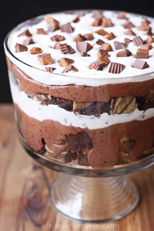 Peanut butter chocolate trifle - if you love peanut butter AND chocolate trifle, you must make this ASAP.