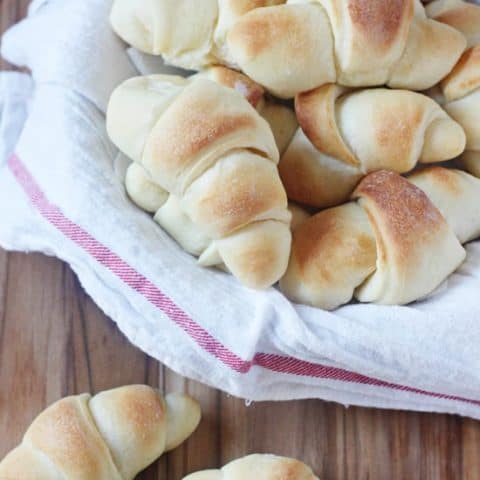 Best Dinner Rolls Recipe Ever -- truly these are the yummiest dinner rolls you will ever make. You can even use the dough for cinnamon rolls!