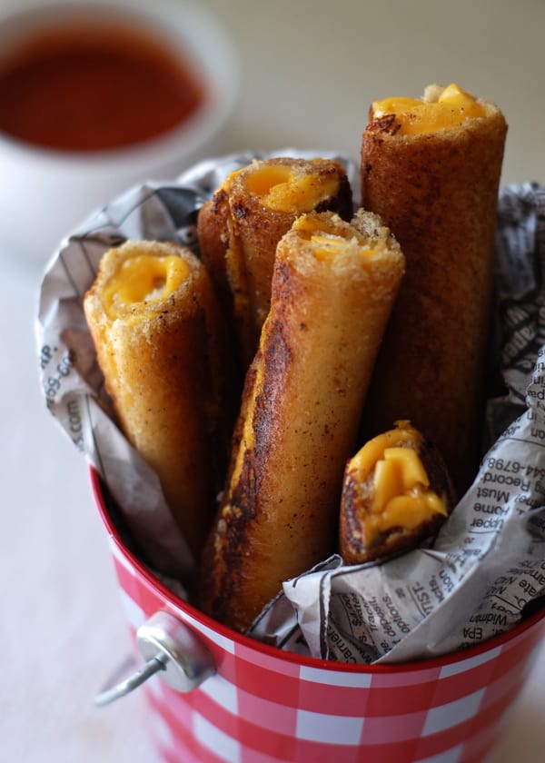 Gracies grilled cheese roll-ups with marinara dipping sauce