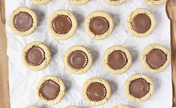 Chewy Peanut Butter Cup Cookies -- These chewy peanut butter cup cookies are a classic and always a hit at cookie exchanges. They're also perfect for those holiday cookie plates!