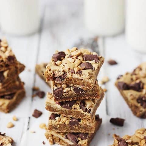 Chocolate Chunk Hazelnut Blondies - Try these soft, chewy, chocolaty chocolate chunk hazelnut blondies for a delicious twist on your traditional blondie recipe. | halfscratched.com