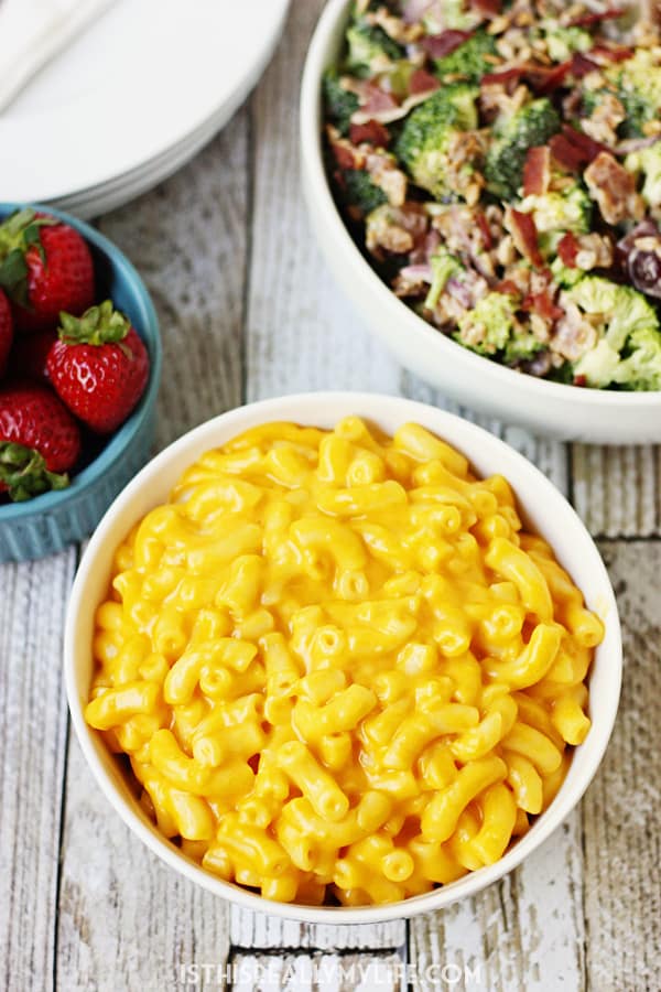 #sponsored Stouffers Macaroni & Cheese -- pair Stouffer's Macaroni & Cheese with creamy bacon broccoli salad for an easy, balanced meal!