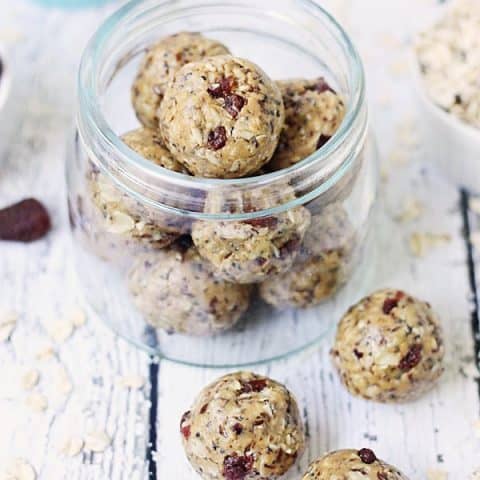 Easy PB&J Protein Balls -- PB&J protein balls are perfect for PB&J lovers looking for a healthy, protein-packed snack thanks to creamy peanut butter and diced dried strawberries. | halfscratched.com