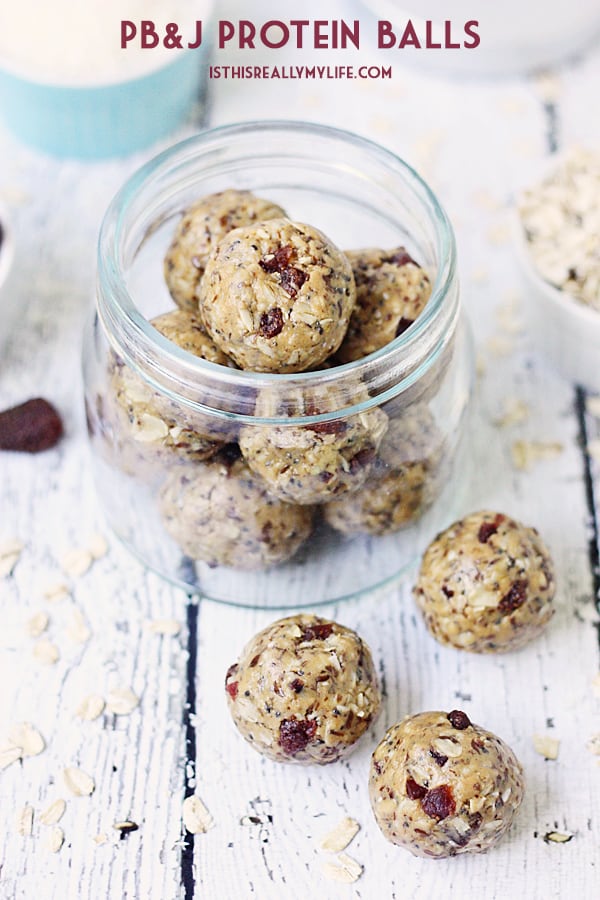 Easy PB&J Protein Balls -- PB&J protein balls are perfect for PB&J lovers looking for a healthy, protein-packed snack thanks to creamy peanut butter and diced dried strawberries. | halfscratched.com