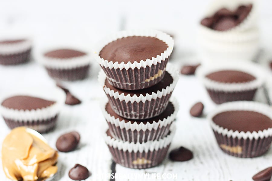 Healthy Reeses Peanut Butter Cups -- These healthy Reeses peanut butter cups do not taste healthy (thank heavens!) but they are packed with protein, antioxidants and healthy fats. | halfscratched.com