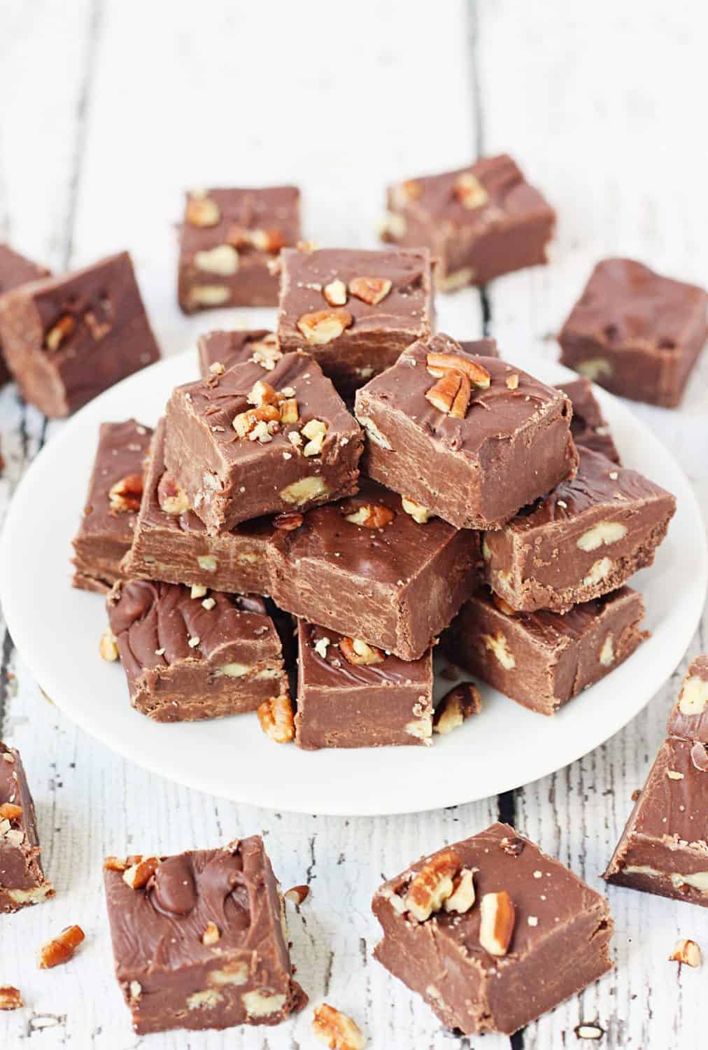 Grammy's Easy Homemade Fudge -- My grammy's easy homemade fudge is seriously the best! It's super creamy and super chocolaty, plus it takes only 10 minutes to make and doesn't require any candy-making skills!