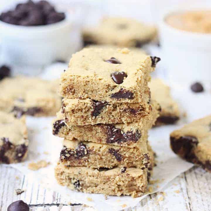 Healthy Peanut Butter Brownies with Dark Chocolate Chips -- These healthy peanut butter brownies are full of peanut butter flavor but not full of sugar and carbs. Dark chocolate chips make them even yummier! #healthy #healthyrecipe #lowcarb #brownies #healthybrownies #baking #healthybaking #halfscratched #peanutbutter #peanutbutterbrownies