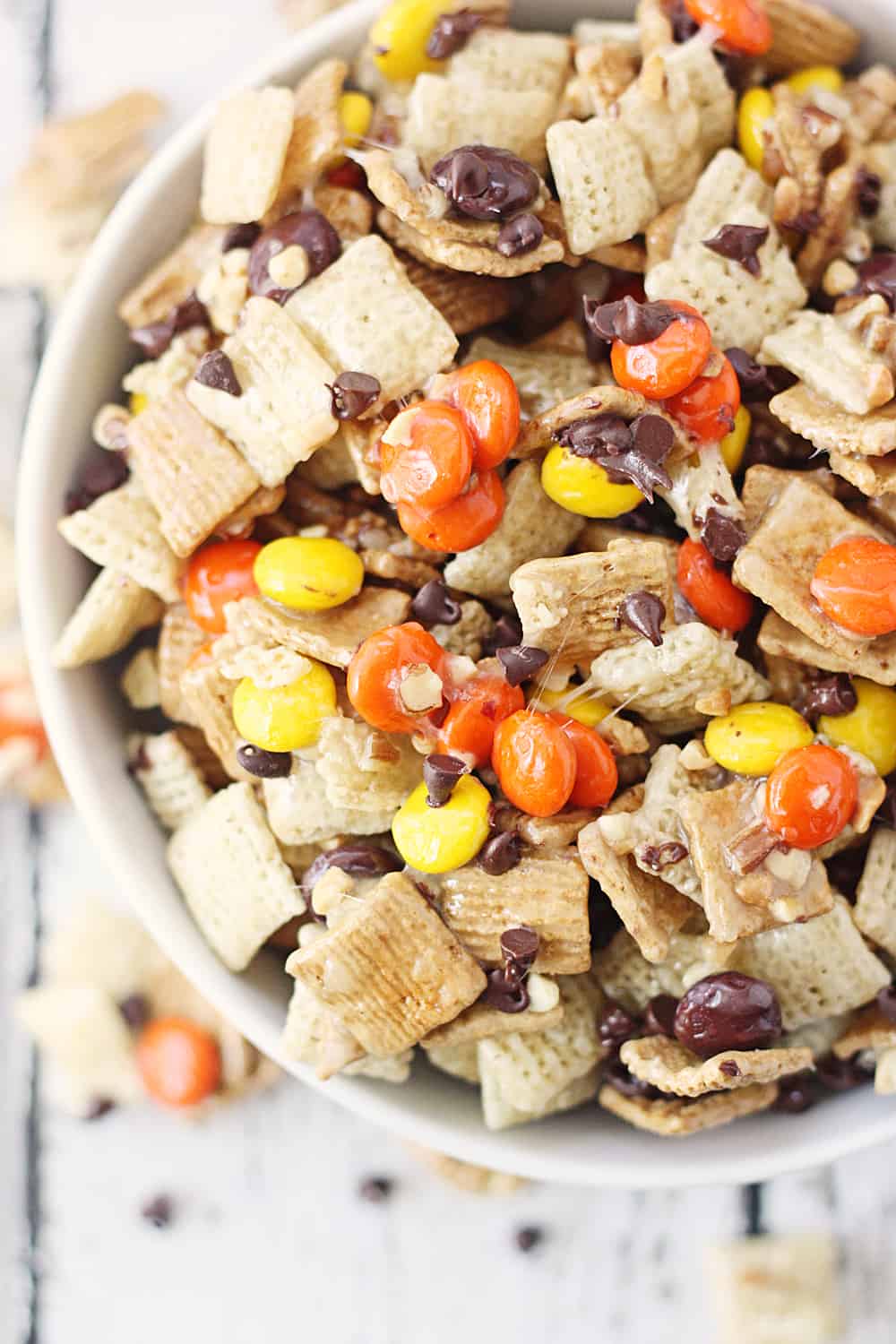 Easy Harvest Chex Mix - Getting your harvest Chex mix fix is easier than you think. Thanks to this easy recipe, that sweet, peanut-buttery fall Chex mix is only a few minutes away! #chex #chexmix #harvestchexmix #fallchexmix #peanutbutter #easyrecipe #easydessert #dessert #sweet #halfscratched #CreatewithKaro #KaroSyrup #Recipeideas #ad