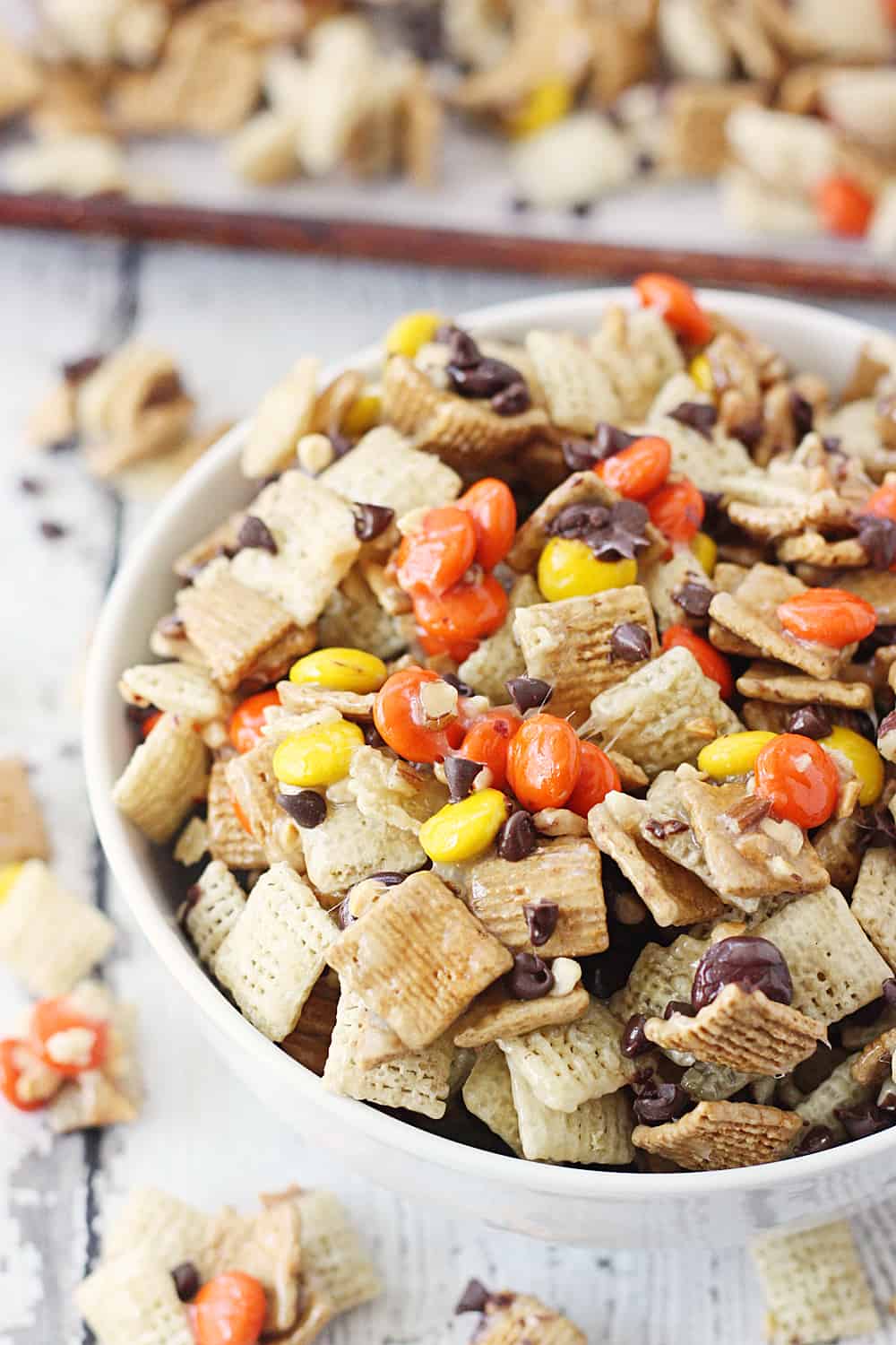 Easy Harvest Chex Mix - Getting your harvest Chex mix fix is easier than you think. Thanks to this easy recipe, that sweet, peanut-buttery fall Chex mix is only a few minutes away! #chex #chexmix #harvestchexmix #fallchexmix #peanutbutter #easyrecipe #easydessert #dessert #sweet #halfscratched #CreatewithKaro #KaroSyrup #Recipeideas #ad