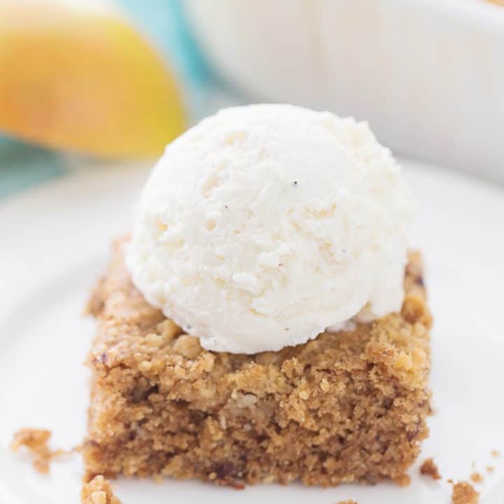 Applesauce Crunch Cake - There's applesauce cake and then there's applesauce CRUNCH cake. Why go for ordinary when you can opt for extraordinary with a crunchy topping? #cake #dessert #applesaucecake #easyrecipe #baking #sweets #easycake #cakerecipe #HalfScratched