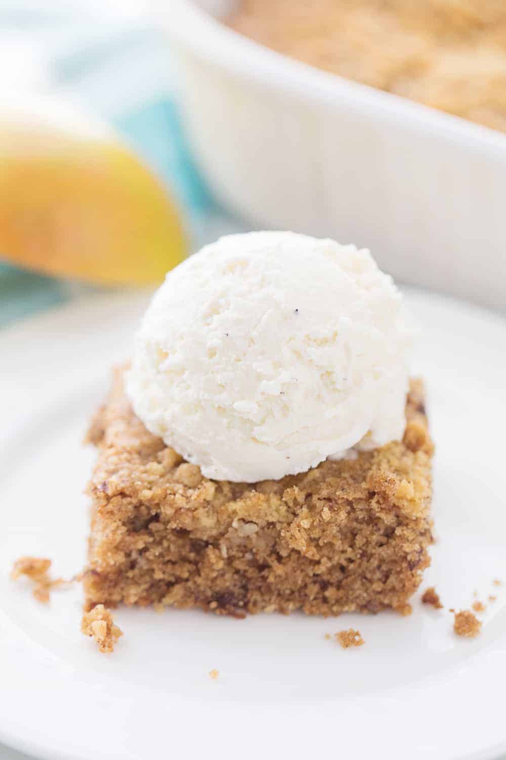 Applesauce Crunch Cake - There's applesauce cake and then there's applesauce CRUNCH cake. Why go for ordinary when you can opt for extraordinary with a crunchy topping? #cake #dessert #applesaucecake #easyrecipe #baking #sweets #easycake #cakerecipe #HalfScratched
