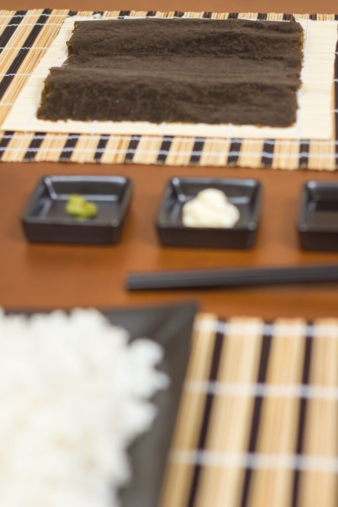 Preparing spicy Kani roll