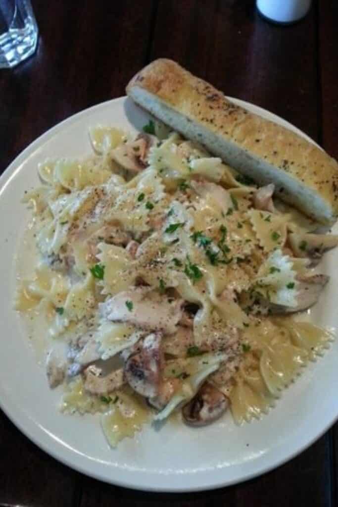 Bahama Breeze Jerk Chicken Pasta - Half-Scratched