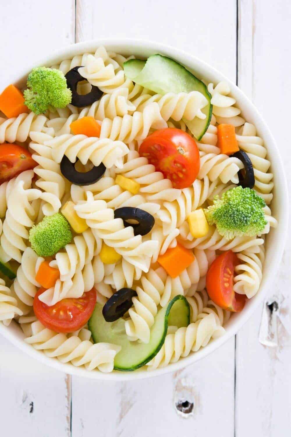 Pasta Salad With Tomatoes And Cucumbers