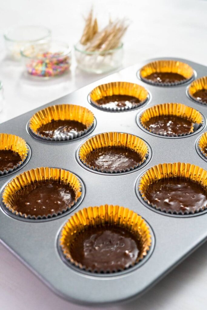 How Long Does It Take To Bake 12 Cupcakes?