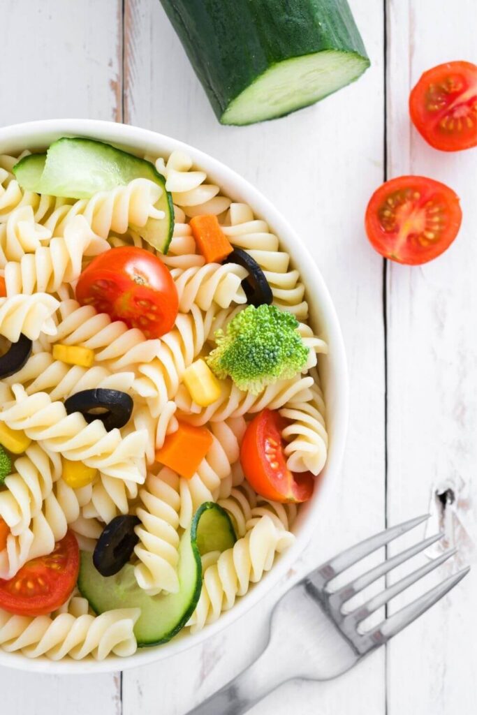 Pasta Salad With Tomatoes And Cucumbers