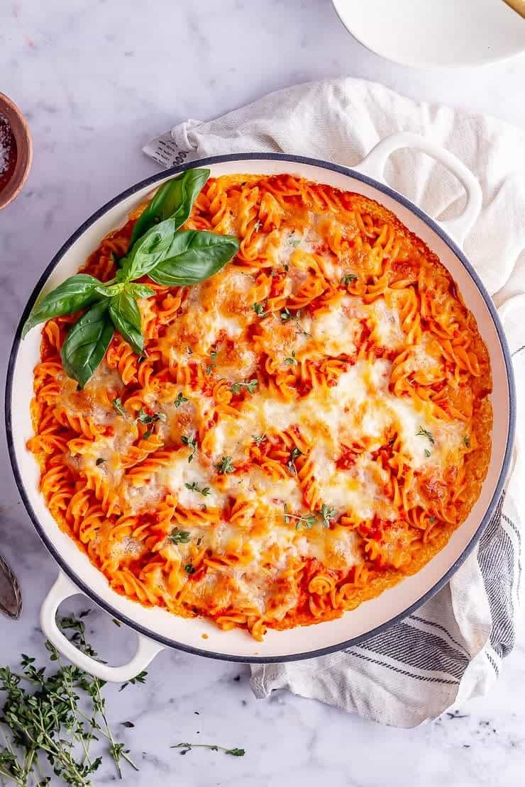 Cheesy Pasta Bake with Roasted Pepper Sauce