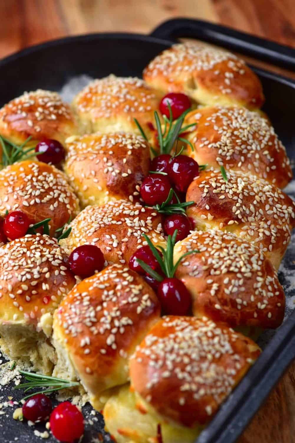 Christmas Tree Pull-Apart Bread