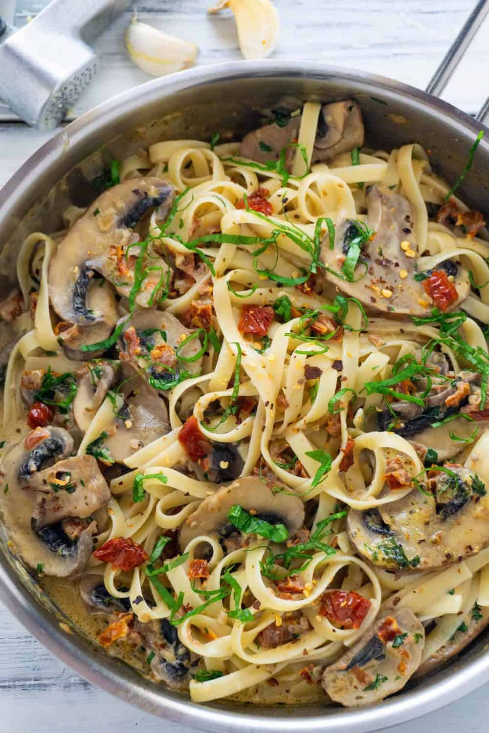 Creamy Cheesy Sun-Dried Tomato and Mushroom Pasta