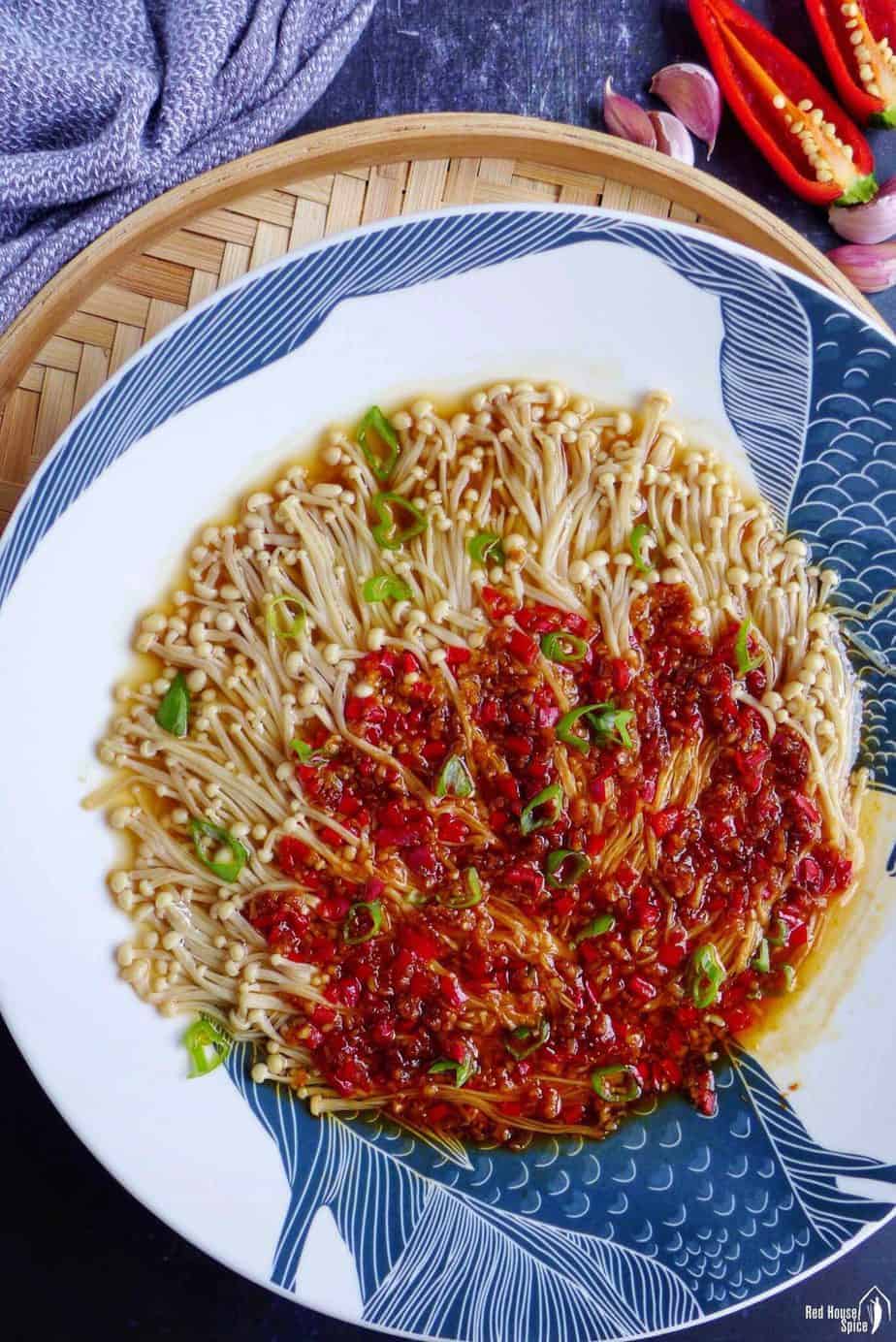 Enoki Mushroom with Garlic Sauce